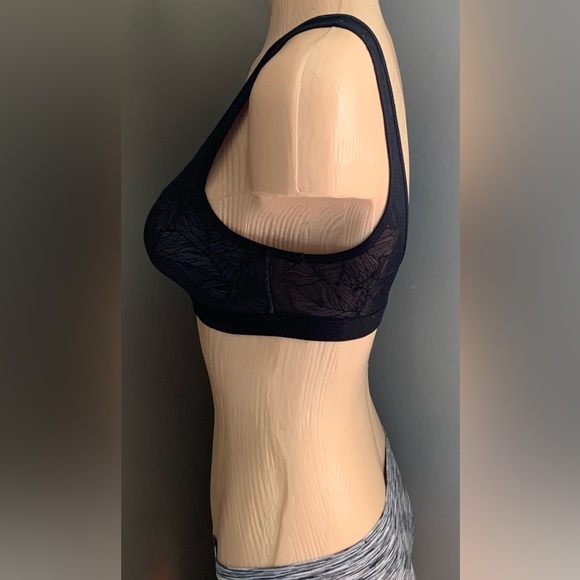 Lululemon Shadow Mesh Bra *Leaf - Picture 2 of 11